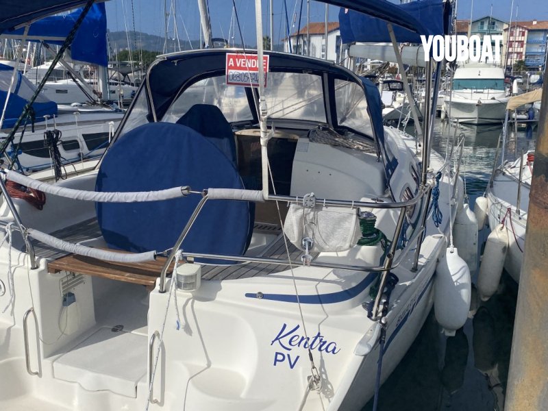 bateau-bavaria-30-cruiser-10079839-yb