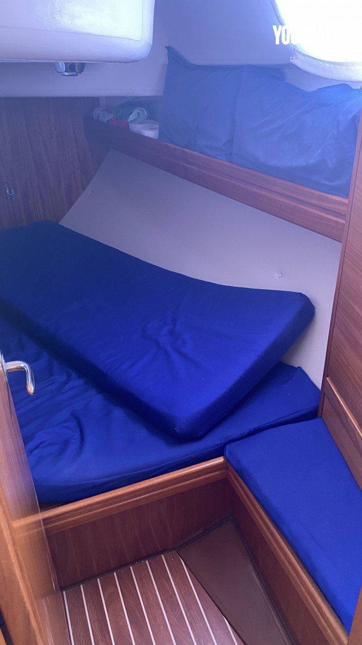 bateau-bavaria-30-cruiser-10079847-yb