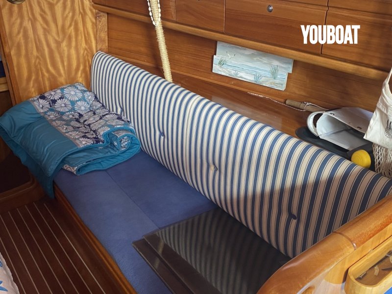 bateau-bavaria-30-cruiser-10079855-yb