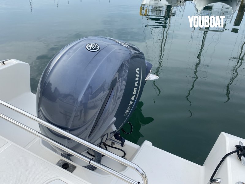 bateau-white-shark-210-cc-origin-10062697-yb